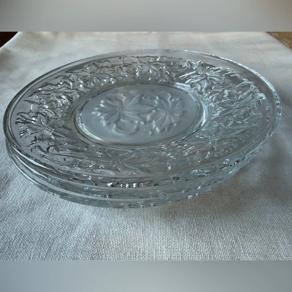 Princess House Fantasia Poinsettia Pattern Frosted Center Bread Plates Set of 3
